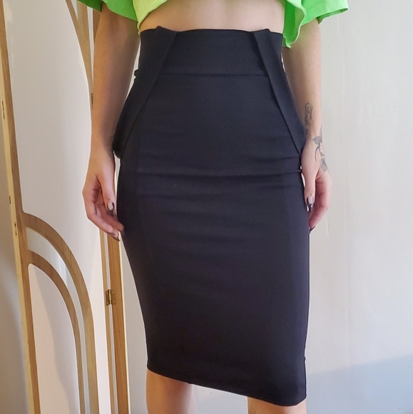 pencil skirt with strap - Picture 1 of 2
